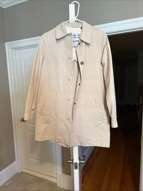 Barbour Light Beige Single-Breasted Trench Coat